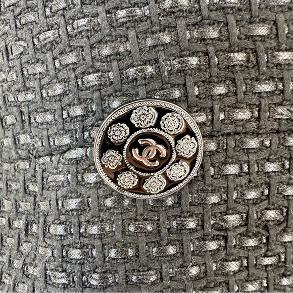 CHANEL women coat size 46FR or 12US Authentic Retail 6500$ - Picture 3 of 15